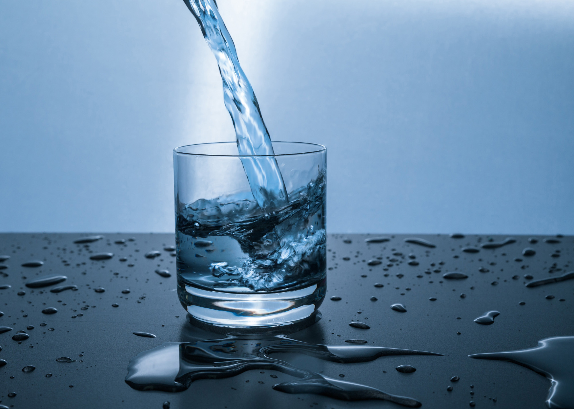Acqua demineralizzata, distillata e deionizzata: differenze e usi