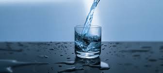 Acqua del rubinetto vs Acqua in bottiglia: qual è la scelta migliore?